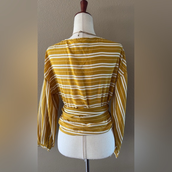 Striped wrap top with long sleeves - Picture 5 of 6